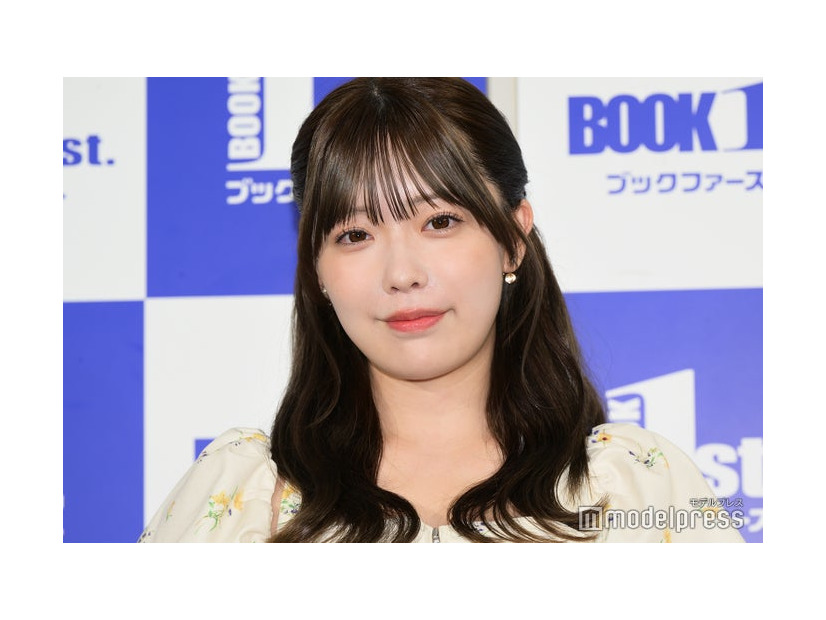 1st写真集『きらららぽん』発売記念プレス取材会に出席した塩見きら（C）モデルプレス