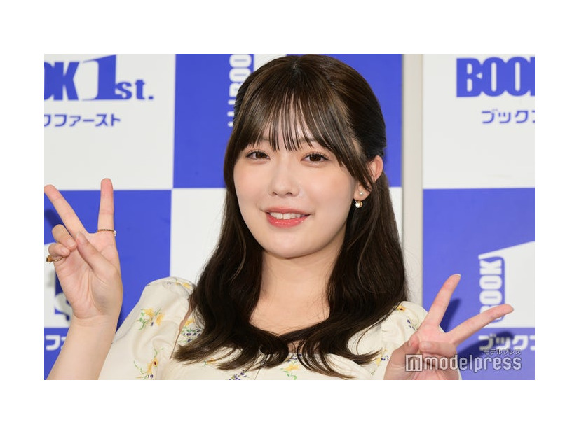 1st写真集『きらららぽん』発売記念プレス取材会に出席した塩見きら（C）モデルプレス