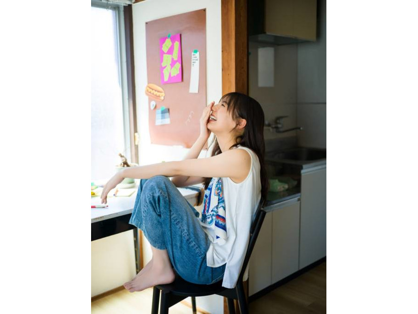 日向坂46小坂菜緒、ヘルシーな肌見せコーデで笑顔満開！さまざまなアクティビティで大はしゃぎ