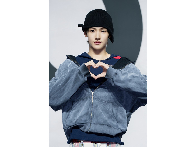 SEONGHYEON（ソンヒョン）（P）＆（C）BIGHIT MUSIC