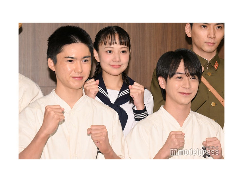 舞台「あの夏、君と出会えて～幻の甲子園で見た景色～」囲み取材に出席した岡崎彪太郎、藤井直樹（C）モデルプレス