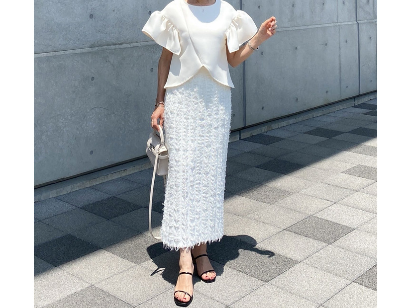 シンプルでキレイな大人の「白」着こなし。オシャレ見え、細見えを叶えるテクニックとは