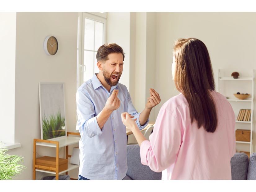 「浮気してるんだろ!」新婚なのに事実無根の言いがかりをつけてくるモラハラ夫。私は自尊心がどんどん低くなってしまって