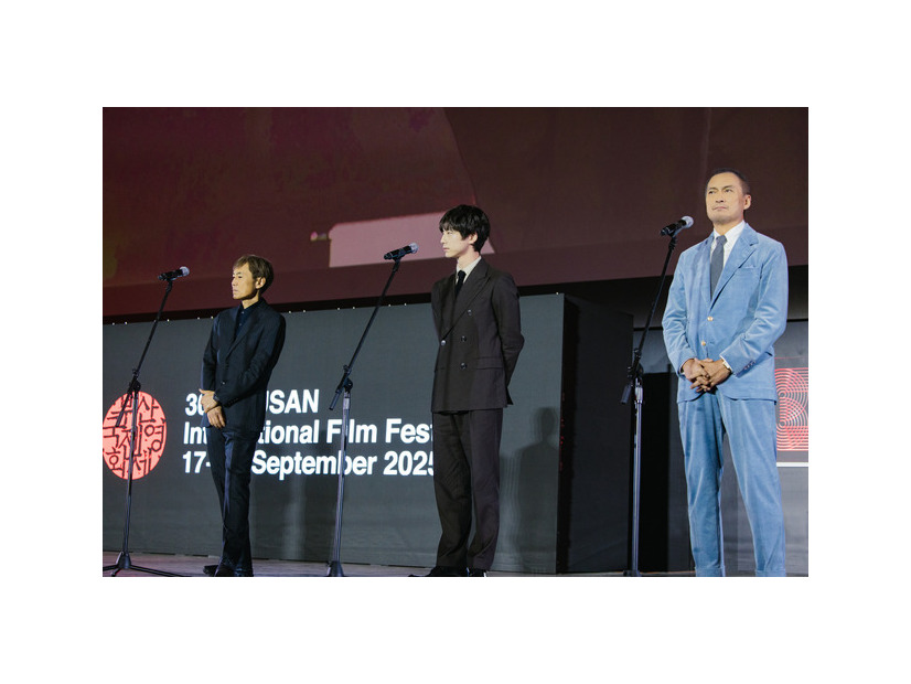 『盤上の向日葵』釜山ワールドプレミア上映　©2025映画「盤上の向日葵」製作委員会
