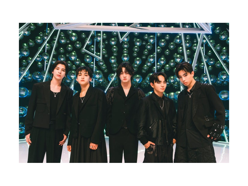 （左から）ADAM（アダム）、KANON（カノン）、RUI（ルイ）、TAIKI（タイキ）、GOICHI（ゴイチ）／写真提供：BMSG