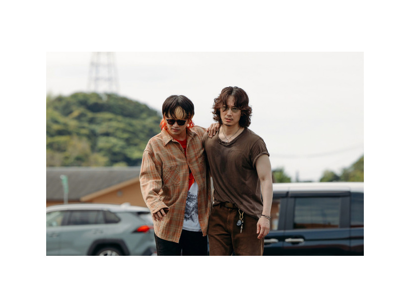 『愚か者の身分』©2025 映画「愚か者の身分」製作委員会