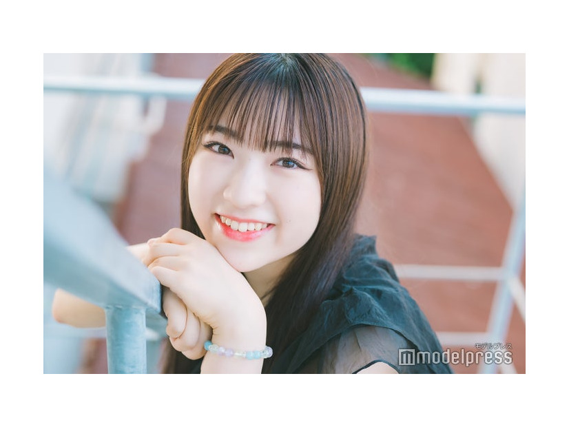 モデルプレスのインタビューに応じた松岡真優さん（C）モデルプレス