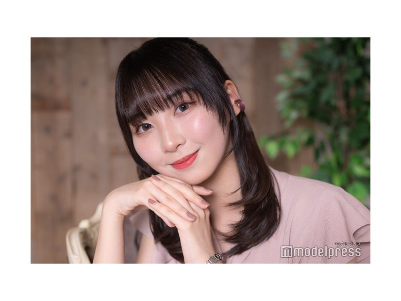 モデルプレスのインタビューに応じた長谷川ひなたさん（C）モデルプレス
