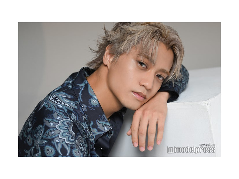 インタビューに応じた高橋海人（C）モデルプレス