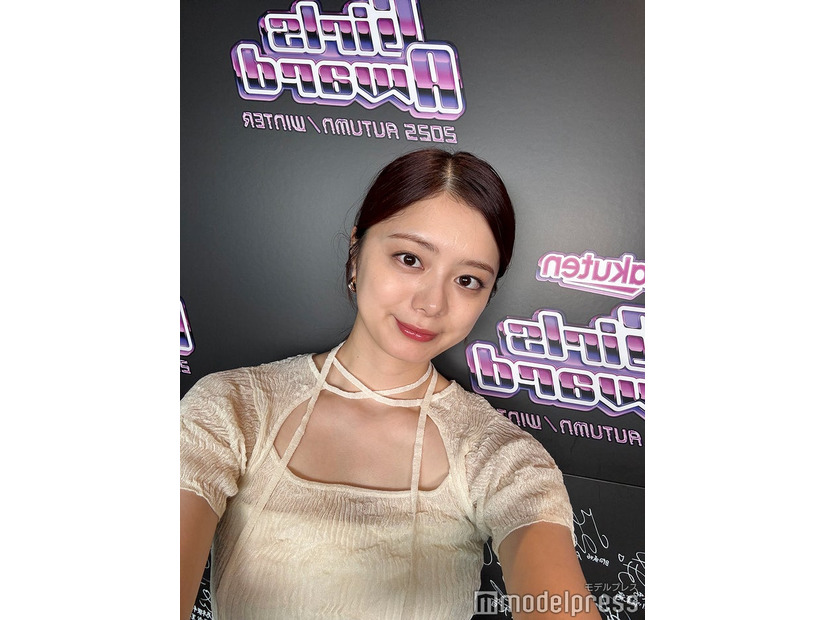 モデルプレスのインタビューに応じた紺野彩夏（C）モデルプレス