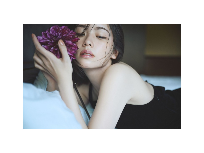 小芝風花カレンダー2026「Flower」（2025年12月12日発売）(C)マガジンハウス
