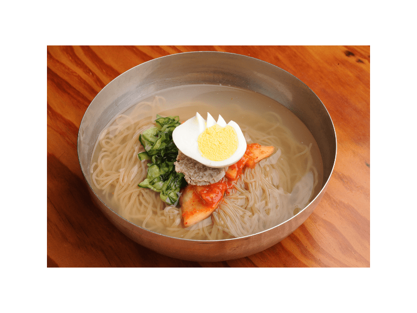 韓国の冷麺屋で…食事を注文すると「えっ！」→困惑した”お箸の収納場所”とは！？