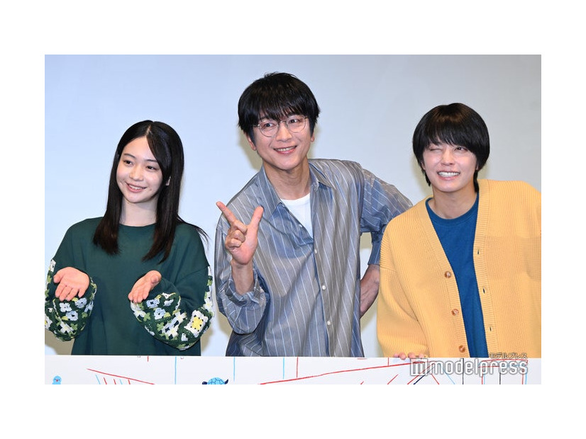 「ぼくたちん家」第1話完成披露試写会に出席した白鳥玉季、及川光博、手越祐也（C）モデルプレス