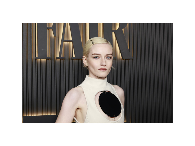 ジュリア・ガーナー Photo by Emma McIntyre/Getty Images for Vanity Fair