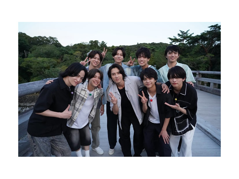 （前列左から）菊池風磨、松島聡、山下智久、佐藤勝利、猪俣周杜（後列左から）寺西拓人、橋本将生、原嘉孝、篠塚大輝（C）フジテレビ