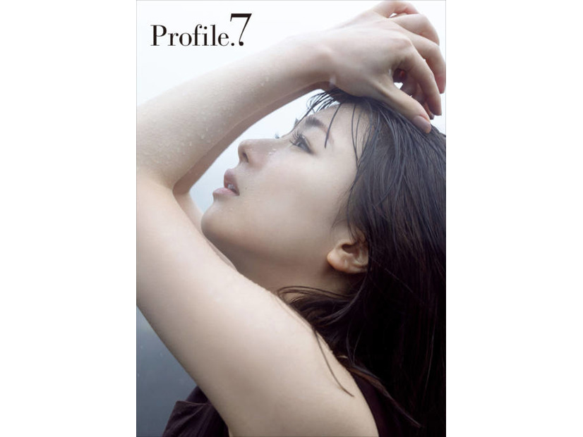 石田亜佑美、美しい“横顔”で成長を表現！モー娘。としてのラスト写真集が電子書籍に
