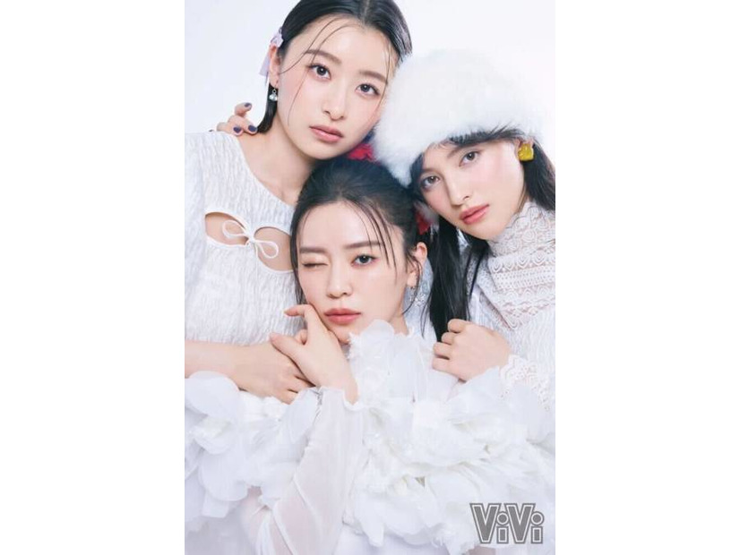 とき宣・杏ジュリア＆坂井仁香＆菅田愛貴、美麗ホワイトコーデを披露！多彩なクリスマスメイクにトライ