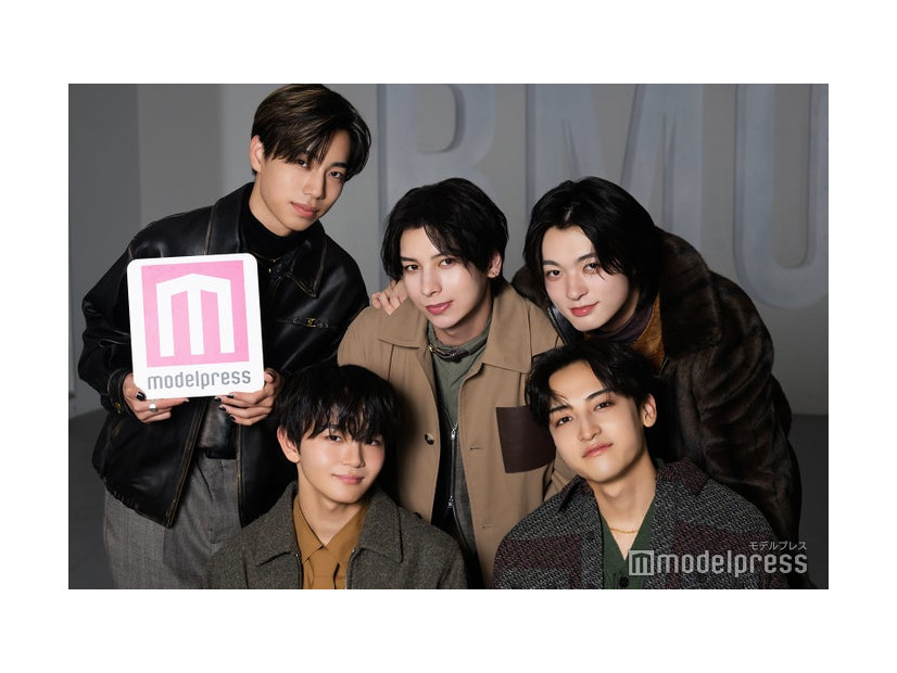 （上段左から）GOICHI（ゴイチ）、ADAM（アダム）、RUI（ルイ）（下段左から）TAIKI（タイキ）、KANON（カノン）／STARGLOW（C）モデルプレス