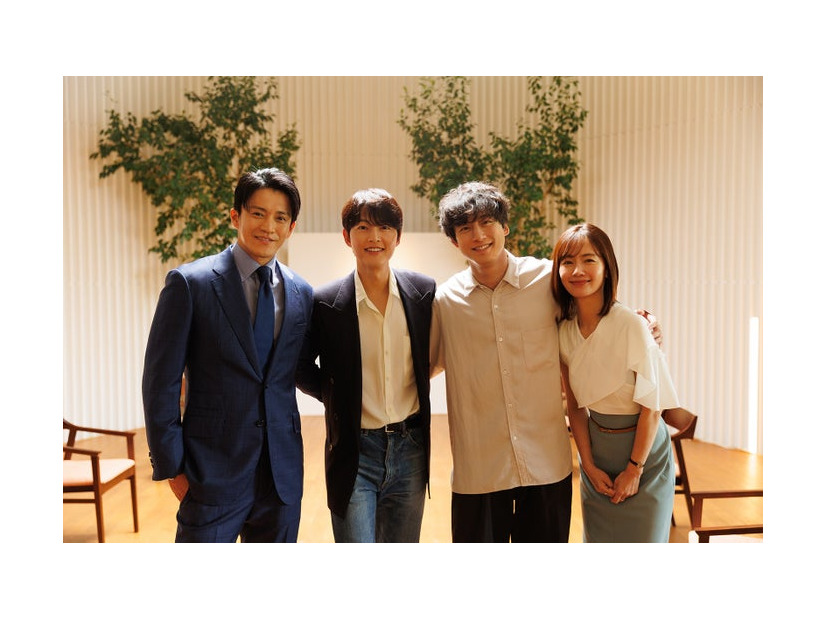 小栗旬、ソン・ジュンギ、坂口健太郎、中村ゆり（C）Netflix