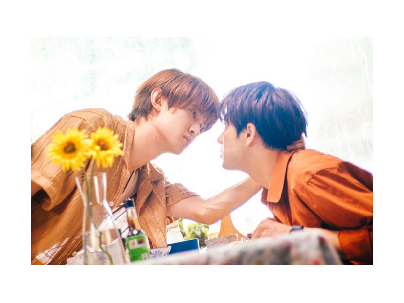 向井康二、森崎ウィン（C）2025『（LOVE SONG）』製作委員会