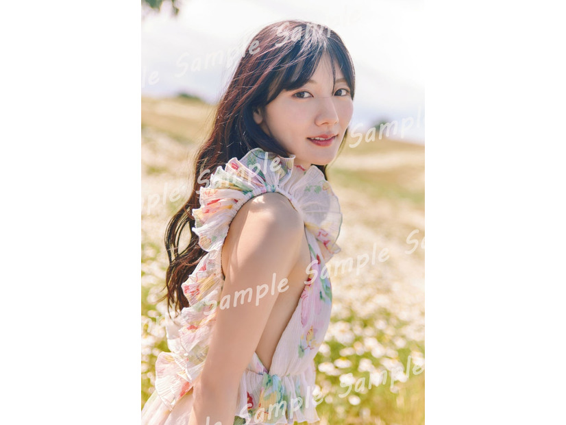 河田陽菜2nd写真集「テイクオフ」封入特典ポストカード第1弾 撮影／SAKAI DE JUN