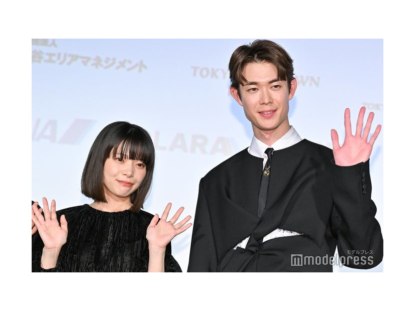 映画「佐藤さんと佐藤さん」東京国際映画祭上映＆完成披露挨拶に登壇した岸井ゆきの、宮沢氷魚（C）モデルプレス