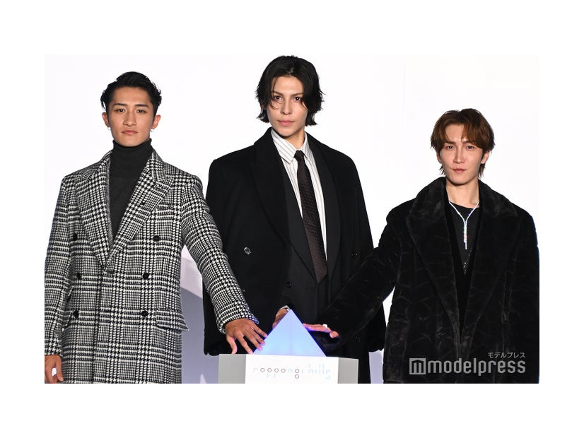 六本木に冬の訪れを知らせた岩本照、ラウール、渡辺翔太（C）モデルプレス