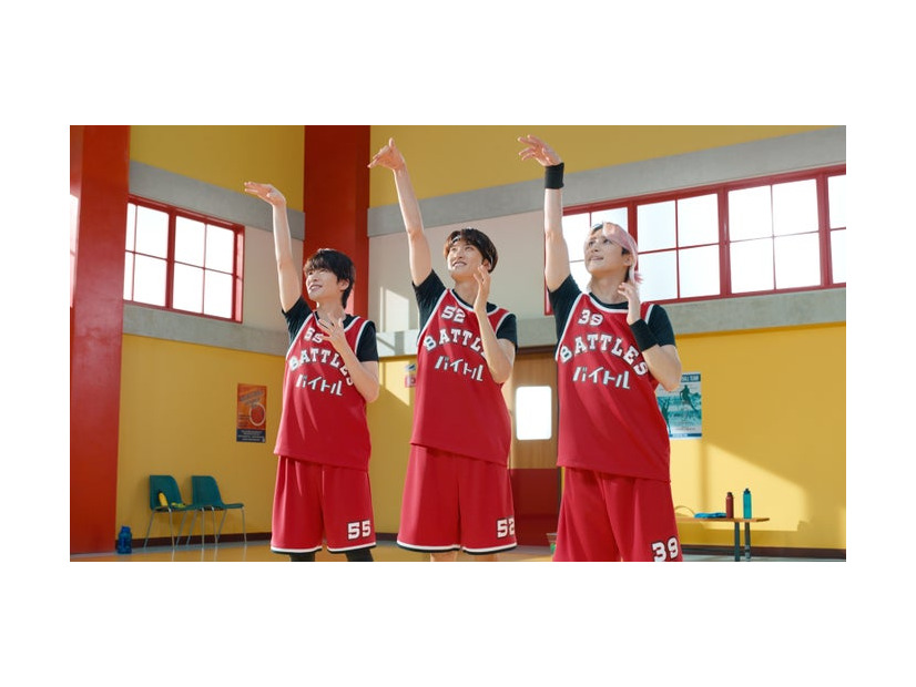 深澤辰哉、向井康二、佐久間大介「スポットバイトル」新テレビCM（提供写真）