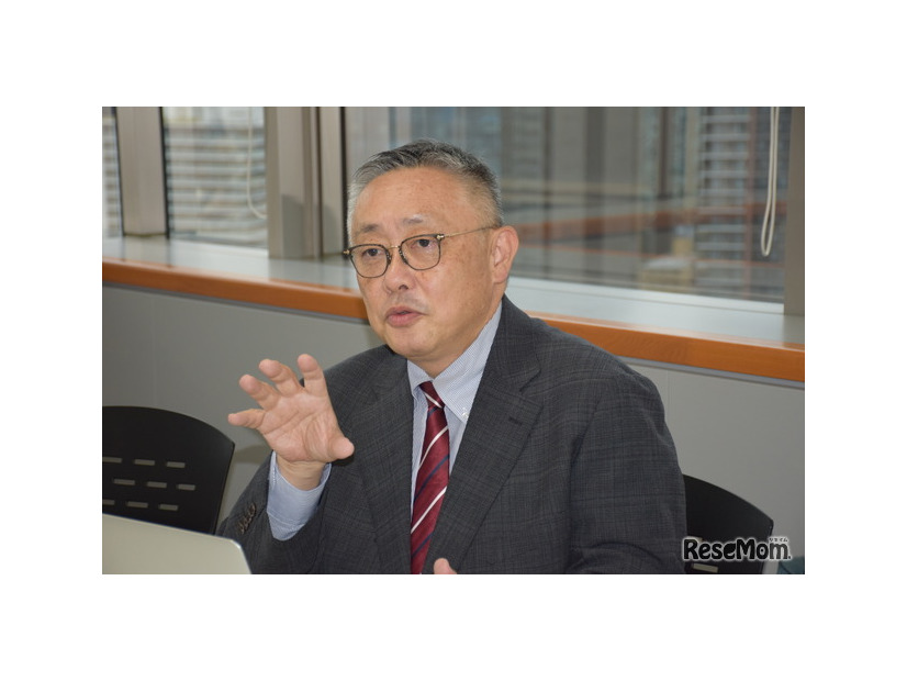 「声の教育社」の営業部に勤務する三谷潤一氏