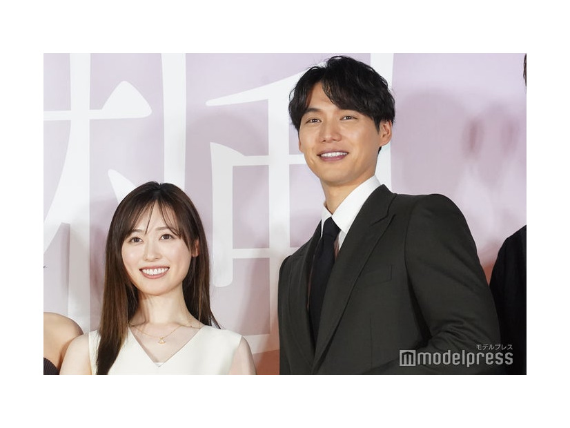 「楓」ジャパンプレミアイベントに登壇した福原遥、福士蒼汰（C）モデルプレス