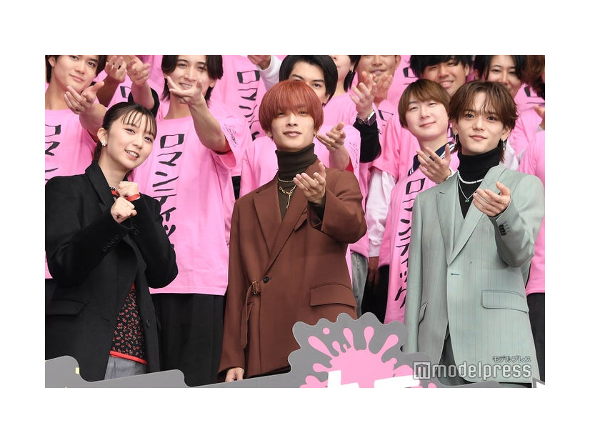 渋谷に降臨した上白石萌歌、高橋恭平、中島颯太（C）モデルプレス