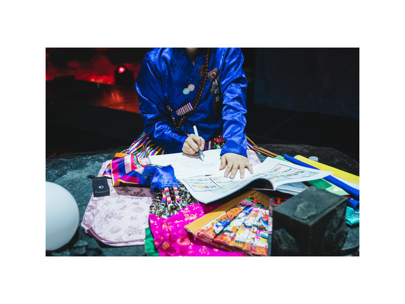 「占い師たちの運命バトル」©2025 Disney and its related entities