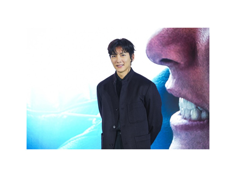 チ・チャンウク「捏造された都市」©2025 Disney and its related entities