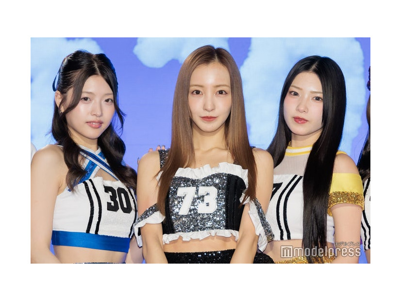 堀口美澪、板野友美、松山玲菜（C）モデルプレス