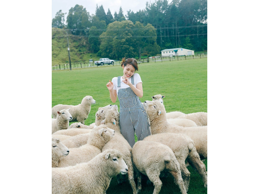 松田里奈1st写真集 第一回YouTube配信限定W特典 金運アップおまじないカード 撮影／北浦敦子