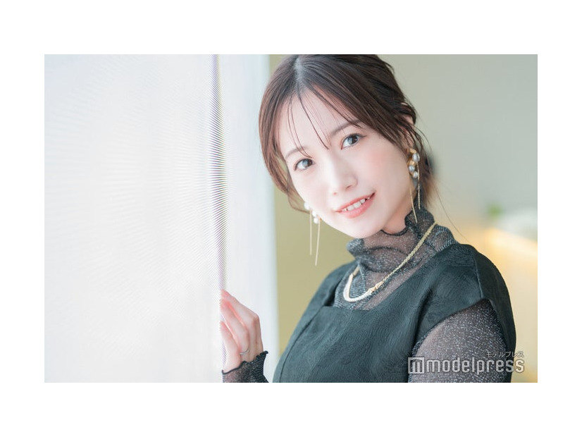 モデルプレスのインタビューに応じた朝長美桜（C）モデルプレス