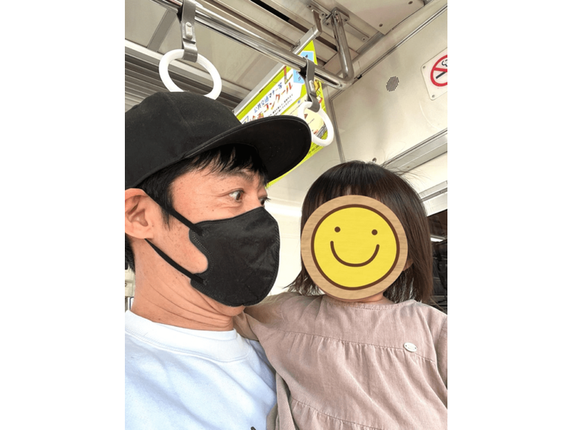 東貴博、1歳次女との“電車デート”SHOT公開＆健やかな成長にしみじみ「いい調子」