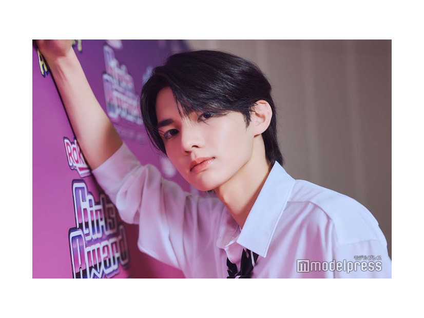 モデルプレスのインタビューに応じた輝（HIKARU）（C）モデルプレス