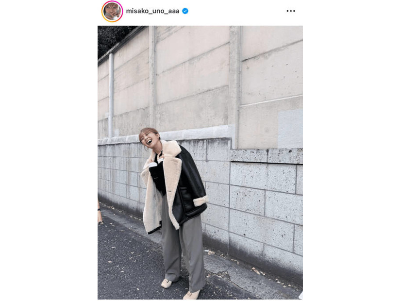 宇野実彩子、笑顔はじけるロケコーデSHOTに反響「可愛いし美人」「素敵です」