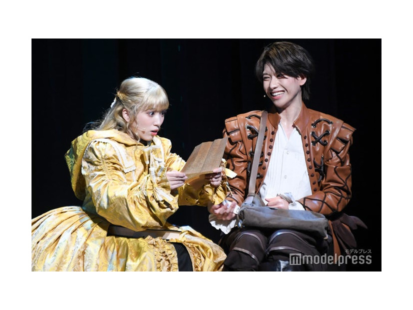 矢吹奈子、大東立樹（C）モデルプレス