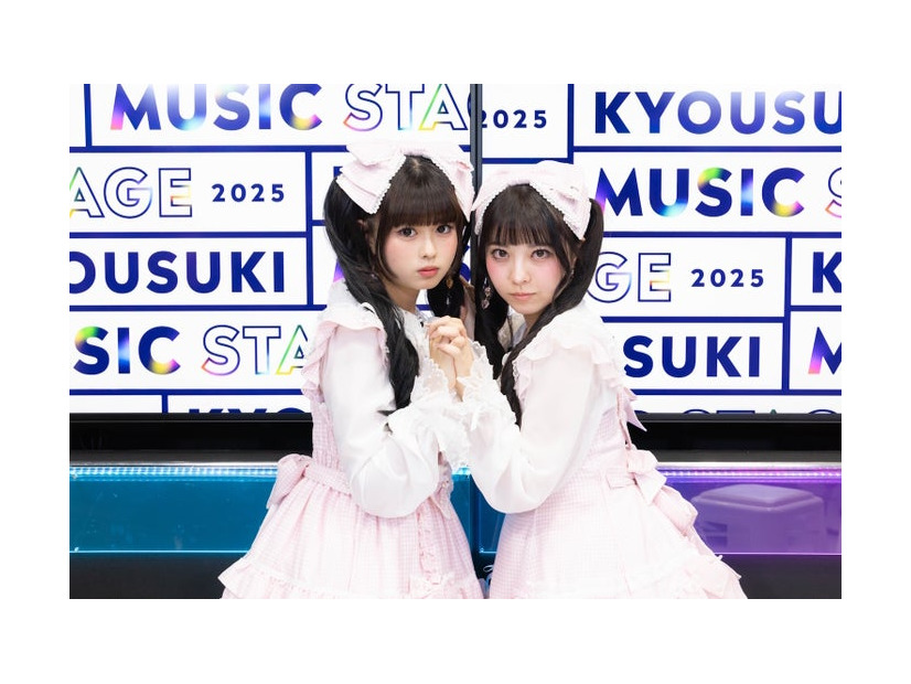 ひな（長浜広奈）、あおい（永瀬碧）（C）AbemaTV, Inc.