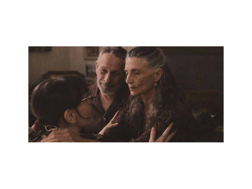 『両親が決めたこと』© 2024.LASTOR MEDIA, KINO PRODUZIONI,ALINA FILM ALL RIGHTS RESERVED.