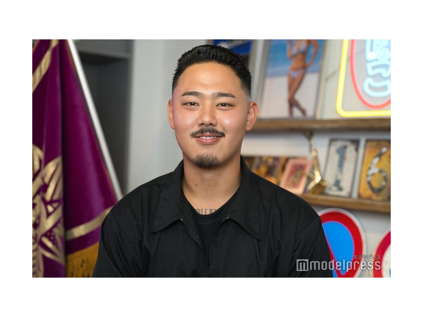 モデルプレスのインタビューに応じたタックル（津田祥）（C）モデルプレス