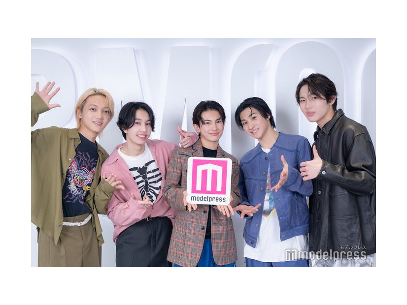 （左から）TAICHI（タイチ）、YUTA（ユウタ）、KEI（ケイ）、KANTA（カンタ）、RAIKI（ライキ）