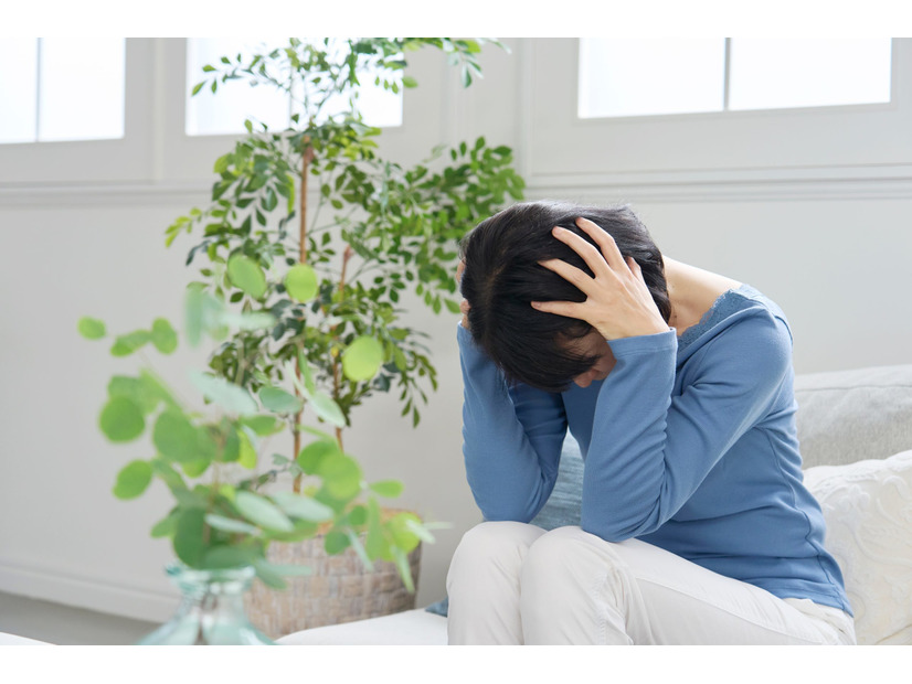 53歳、謎の体調不良で退職を余儀なくされた私。夫からは「ヒステリー」扱いされ、追い込まれた更年期の日々【2025年ベスト記事セレクション】