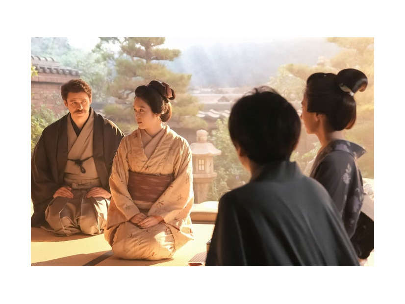 トミー・バストウ、高石あかり、板垣李光人、北川景子「ばけばけ」第70話（C）NHK