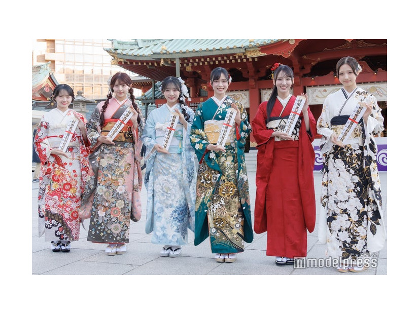 「AKB48 二十歳のつどい 2026」に出席した花田藍衣、久保姫菜乃、秋山由奈、新井彩永、工藤華純、迫由芽実（C）モデルプレス