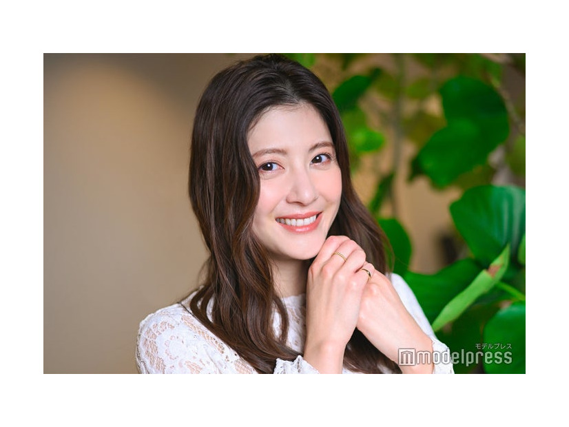 モデルプレスのインタビューに応じた佐藤ありさ（C）モデルプレス