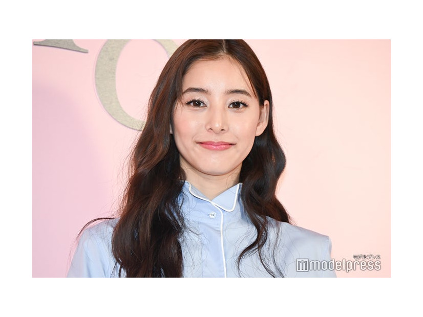 「ディオール アディクト キャンディ ショップ」フォトコールに出席した新木優子（C）モデルプレス