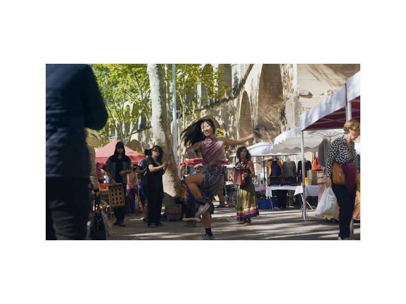 『XiXi、私を踊る』©SVEMIRKO AUDIOVISUAL ART PRODUCTIONS